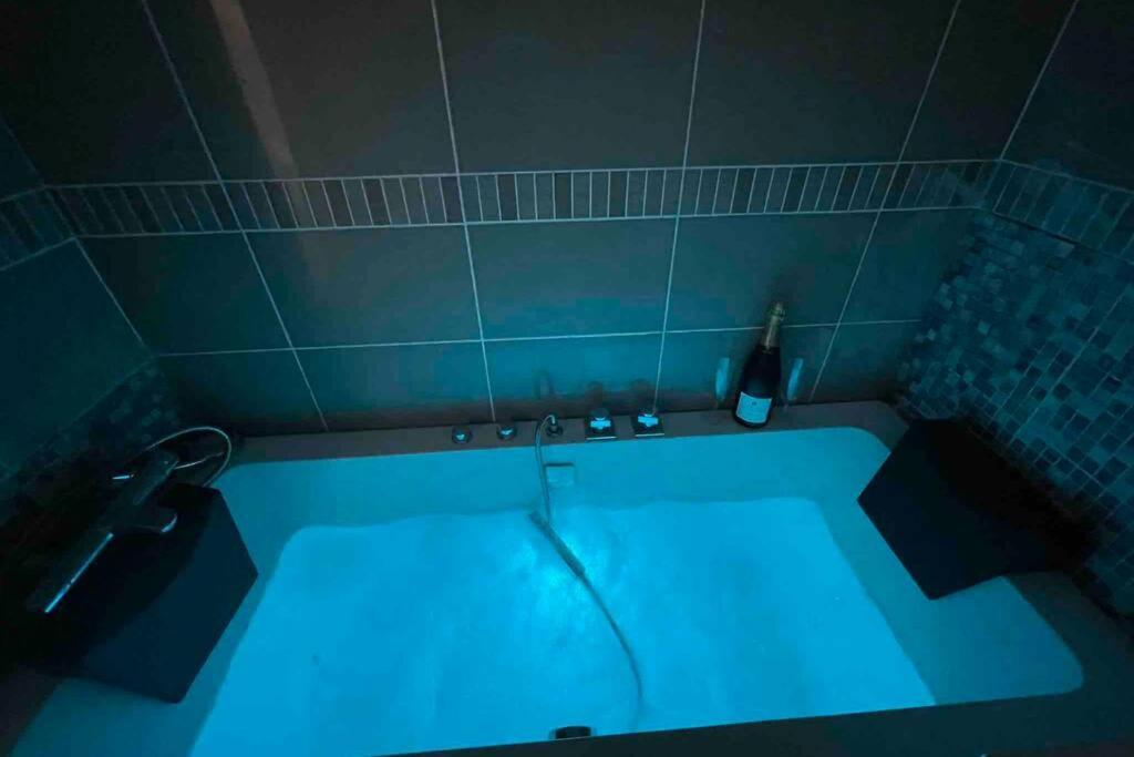 Appartement Piscine Terasse Gym Sauna Balneo Sainte-Maxime Esterno foto